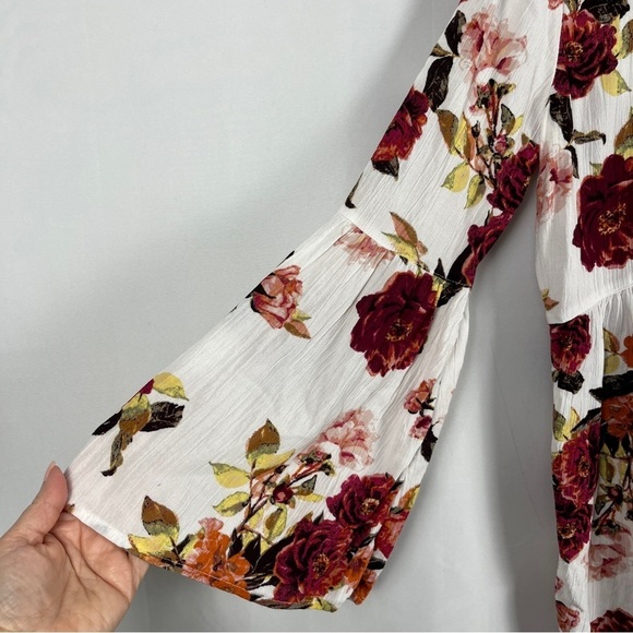 A.N.A Women's Floral Babydoll V-Neck Peasant Blouse Top White Burgundy Size M - Picture 5 of 9